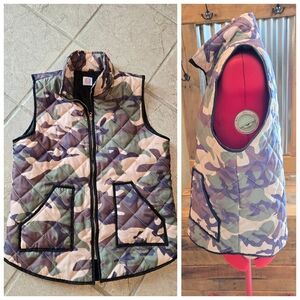 Camoflauge Quilted Vest M-L Lightweight Wanna B